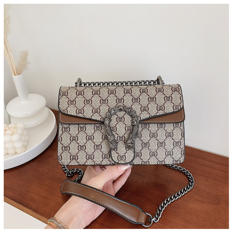 Fashionable Dionysian Bag For Women 2024 New Retro Printed Chain Bag Popular Armpit Bag Diagonal Shoulder Small Square Bag_voghion.com