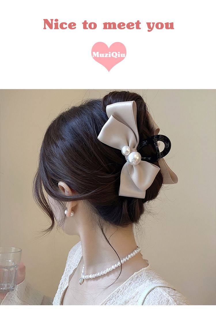 Haarspange mit Schleife, Temperament, Perle, große Schleife, Premium-Haifisch-Clip, Kopfbedeckung, Haarnadel am Hinterkopf einer Frau_voghion.com