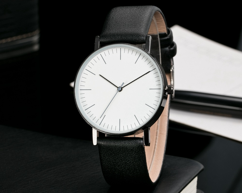 Nuovo orologio da donna da uomo con atmosfera a cassa ultra stretta, stile puntatore a contrasto di colore, alla moda e minimalista_voghion.com