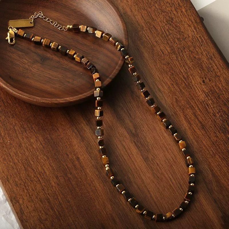 Collier en pierre d'oeil de tigre en forme de cube de sucre Pierre naturelle Acier au titane Personnalité Design polyvalent Sens Simple Nouvelle chaîne de clavicule chinoise_voghion.com