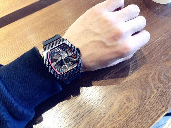 Montre mécanique automatique à tourbillon squelette_voghion.com