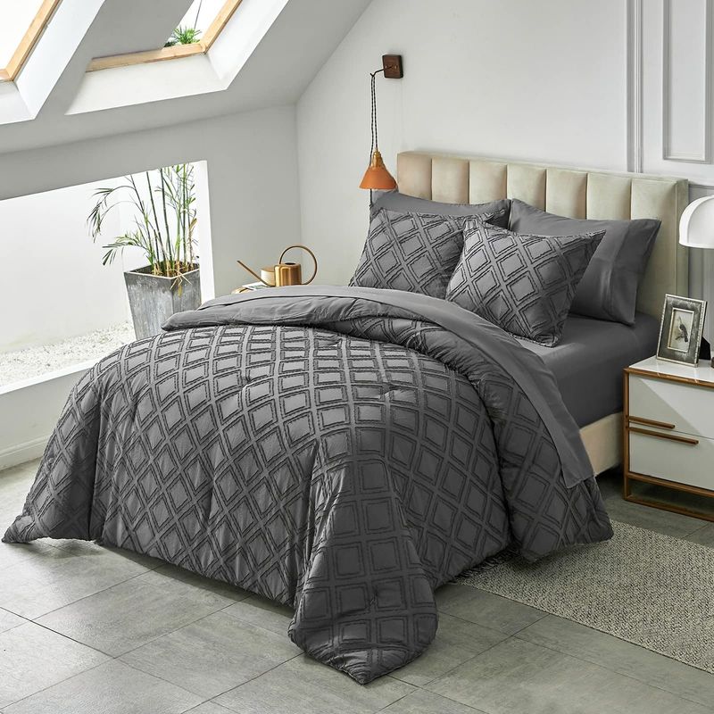 Bohemian Tufted Cut-Out Quilt Set - Dunkelgraue Polyester-Bettdecke mit genähtem Design (3-teiliges Set, Premium-Qualität)_voghion.com