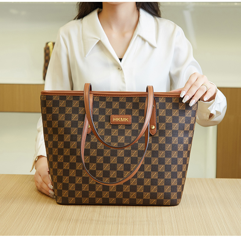 2023 Nieuwe Goede Vrouwen Retro Europese En Amerikaanse Grote Capaciteit Draagtas Dambord Eenvoudige Leisure Commuter Bag Moeder Tas_voghion.com