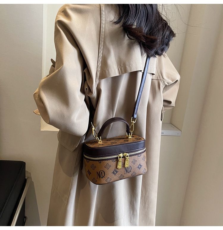 Fashionable Handheld for Women's 2024 New Versatile Printed Small Square with Advanced Sense Crossbody Box Bag_voghion.com