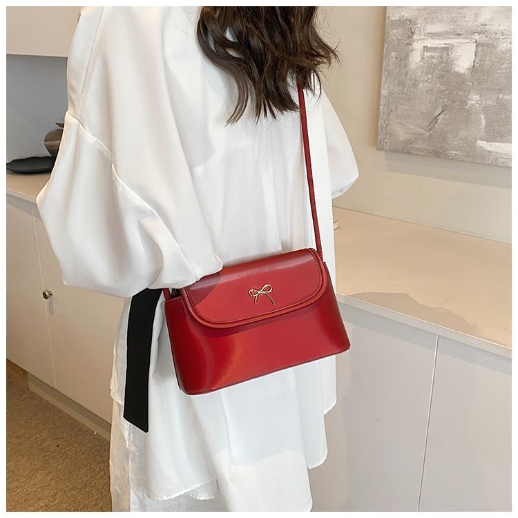 Versatile sotto le ascelle estate 2024, nuova moda per le donne, la popolare borsa a tracolla monospalla di quest'anno con un bastone_voghion.com
