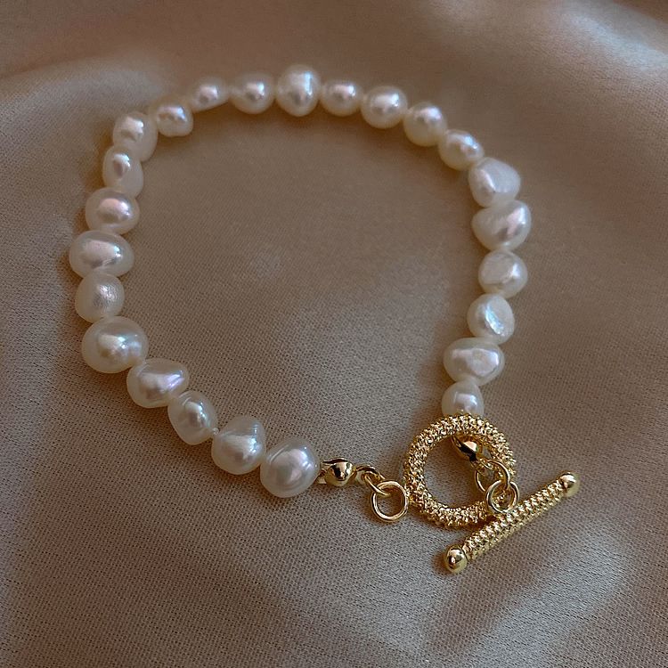 OT buckle Baroque freshwater pearl necklace niche design clavicle chain girlfriend student bracelet female simple cold style_voghion.com