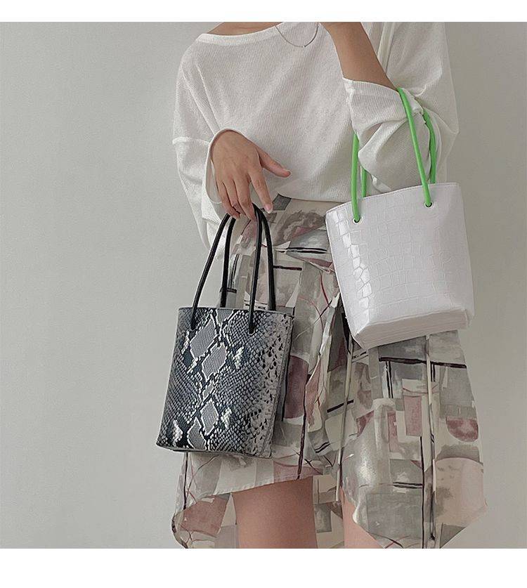 Sac à main crocodile de niche pour femmes, version coréenne, avec seau à motif portatif, à la mode, nouvelle collection 2024_voghion.com