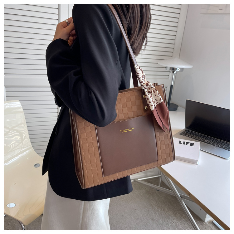 Tasche Damen Große Tasche 2023 Neue Einkaufstasche Große Kapazität Pendlertasche Strukturierte Umhängetasche_voghion.com