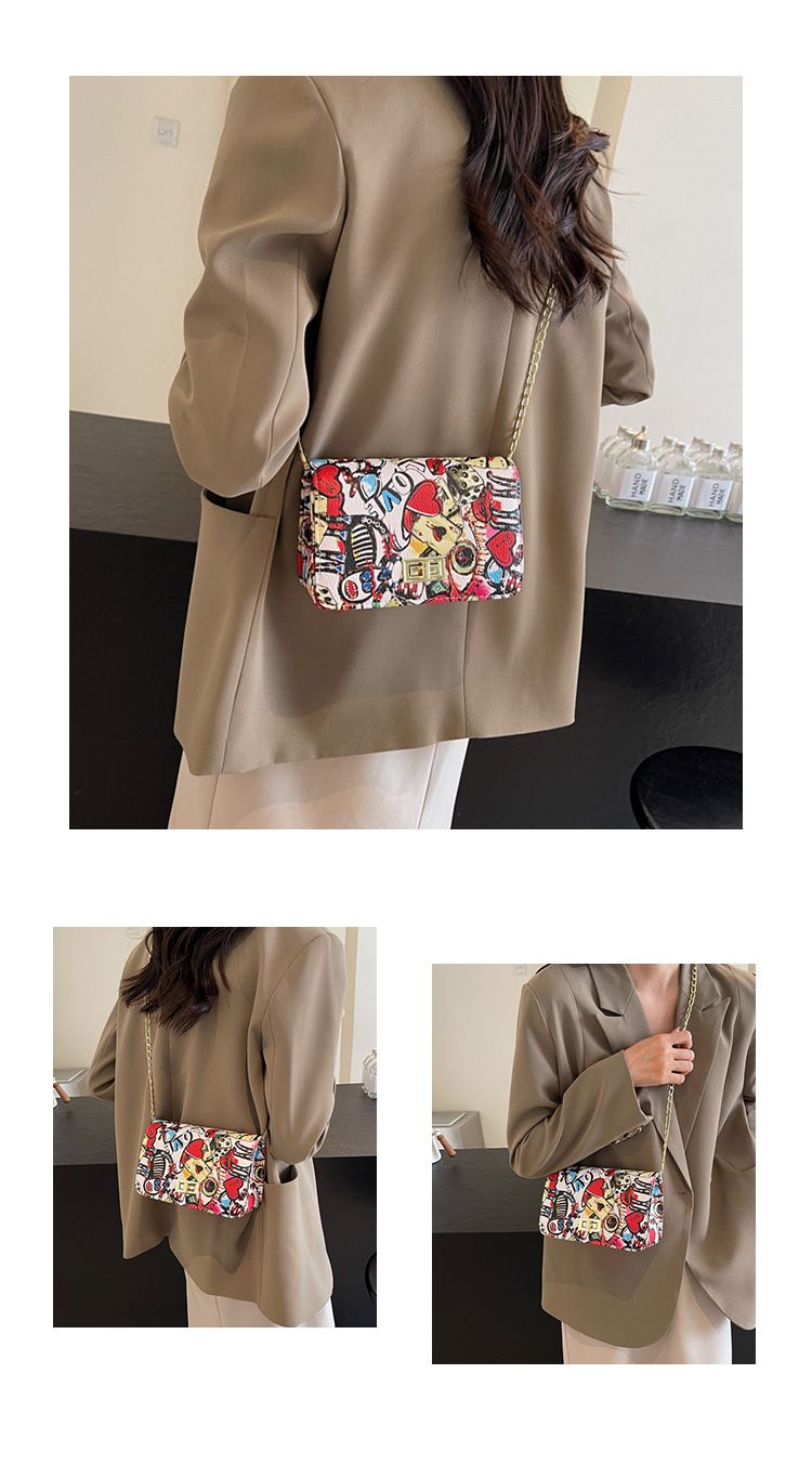 New trendy women's with Korean print style graffiti small square bag, buckle chain, single shoulder diagonal cross bag_voghion.com