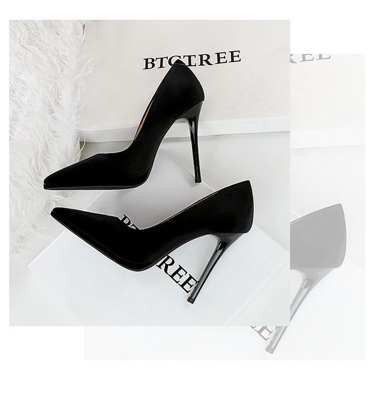 Chaussures élégantes à talons hauts pour femmes, avec plateforme, bout pointu et design à enfiler pour soirées – Noir, bordeaux, bleu marine et café_voghion.com