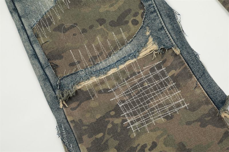 Jeans patchwork mimetici da uomo - Pantaloni a gamba larga con effetto used e cuciture a vista | Collezione Urban Grunge_voghion.com