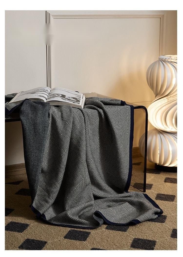 Q3Y Light Luxury Nordic Style Air Conditioning Nap Sofa Throw Bed Airplane Blanket_voghion.com