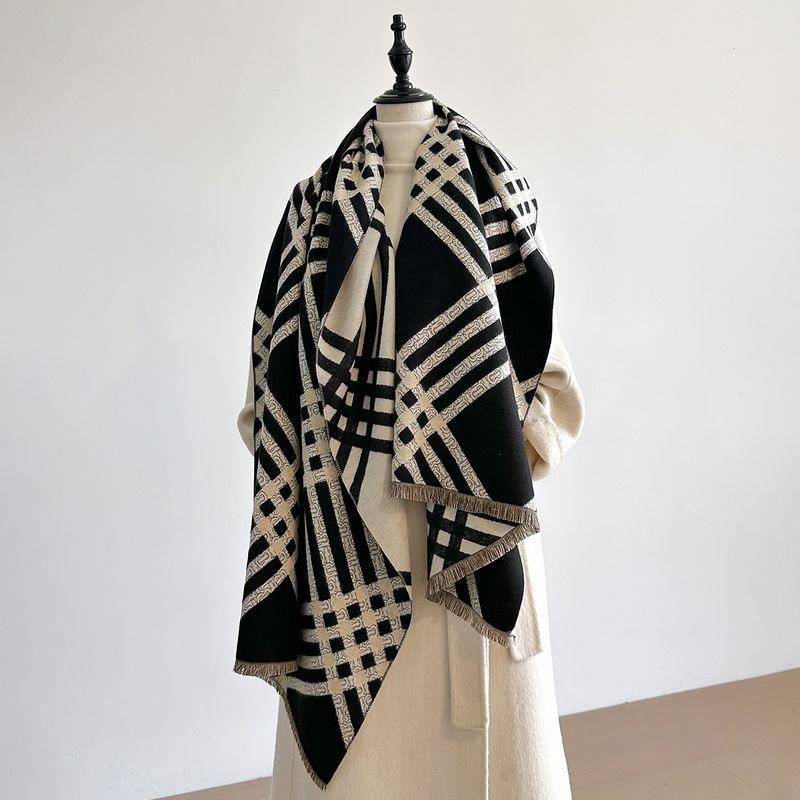 Black And White Line Plaid Women's Winter Senior 2025 New Daughter Temperament Sense Cashmere Scarf Explosion_voghion.com