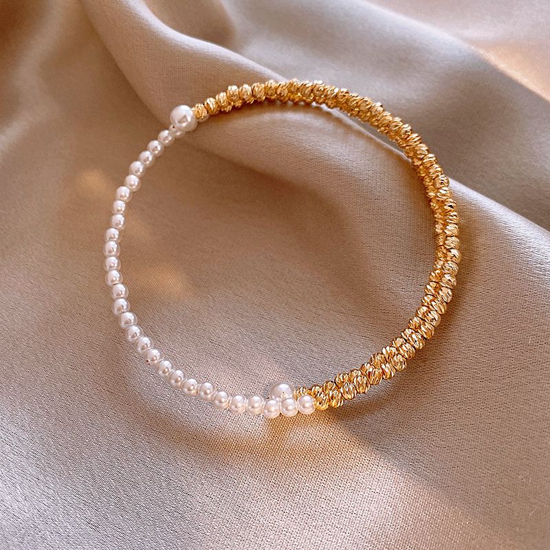 Zerbrochenes Silber, ein paar Tael Perlen, ein offener Kragen, eine neue personalisierte Choker-Halskette der Sommer-Internet-Berühmtheit und ein_voghion.com
