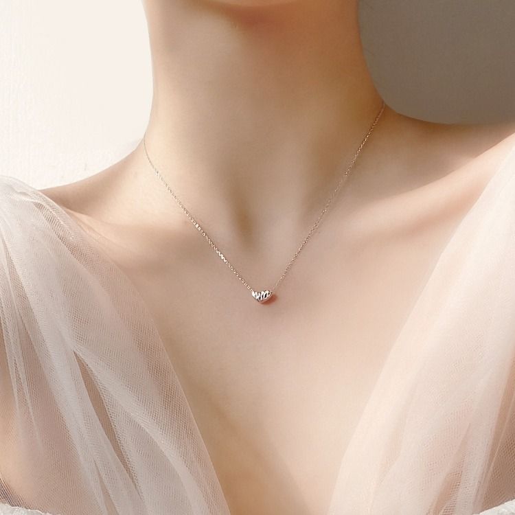 Plated Love Heart Necklace Female Sterg Sier Light Niche Design Clavicle Chain Ins Cold Style Temperament_voghion.com