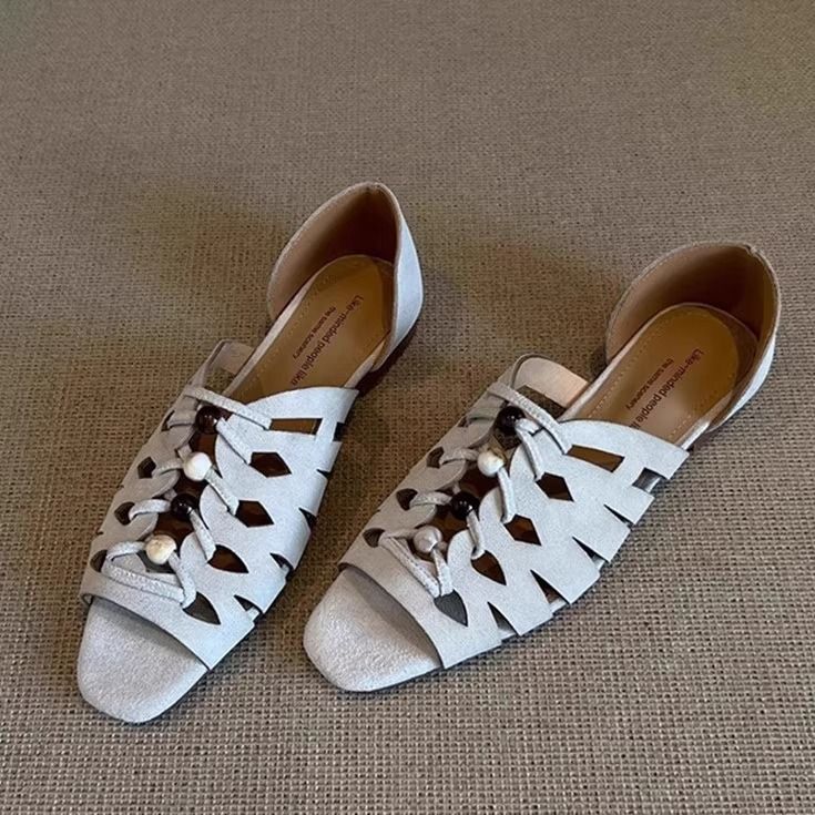 Schaffell-Version ~ Hohle flache Sandalen für Damen, vielseitige, modische Peep-Toe-Schuhe im römischen Stil für den Pendelverkehr im Freien mit niedrigem Absatz_voghion.com