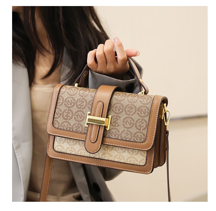 Kleine Quadratische Tasche 2023 Herbst Neue Mode Vielseitig frauen Schulter Handtasche Umhängetasche_voghion.com