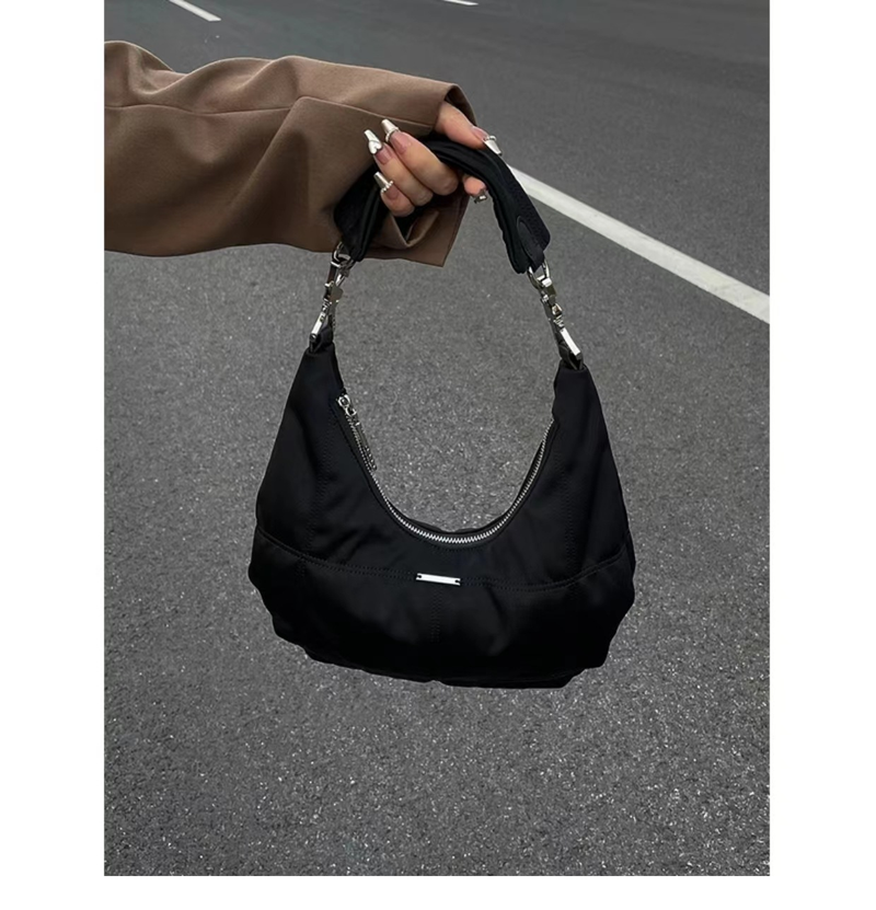 2024 Neue Retro-Schwarzwolkentasche mit einem Gefühl von Luxus Nischen-Unterarmtasche Hand-Ladeschein-Umhängetasche Halbmondtasche für Damen_voghion.com