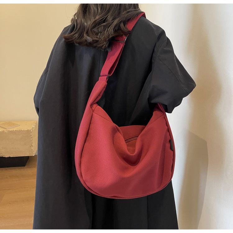 Canvas Japanese Style Large Capacity Dumpling 2023 New Versatile Commuting Casual Lazy Crossbody Bag Single Shoulder_voghion.com