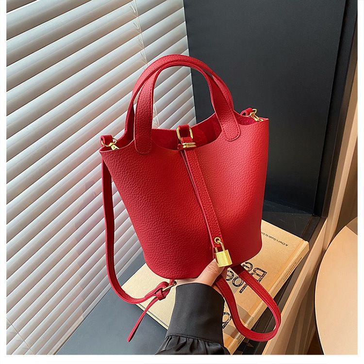 2025 New Fashion Handheld Basket Women's Bucket Trendy Crossbody Bag Simple Casual Large Capacity_voghion.com