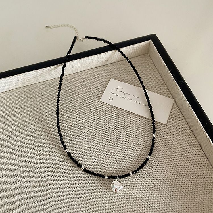 Collar de corazón de metal de cristal negro para mujer, diseño de nicho, personalidad retro, collar de temperamento simple y versátil, cadena de clavícula_voghion.com