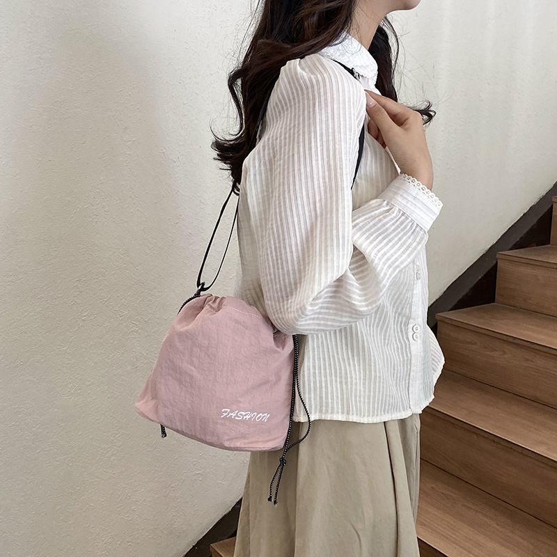 Zaino con coulisse e secchiello di grande capacità per donna, borsa a tracolla casual estiva 2025_voghion.com