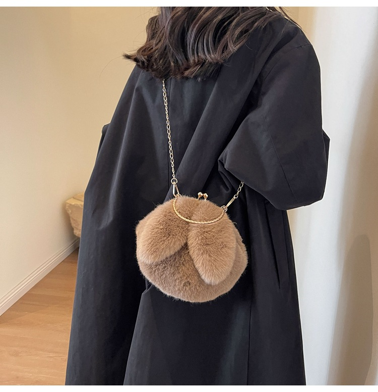 Borsa a tracolla in peluche di nuova tendenza moda autunno e inverno Borsa a tracolla in peluche per donna Instagram Borsa a catena con una spalla morbida e carina per donna_voghion.com