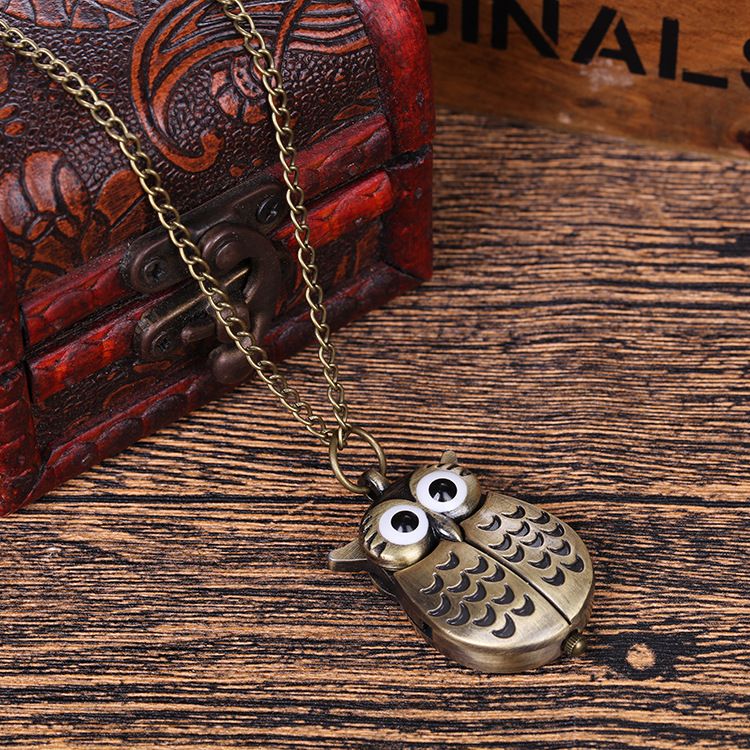Orologio da tasca creativo da appendere al quarzo unisex con custodia a conchiglia a forma di gufo_voghion.com