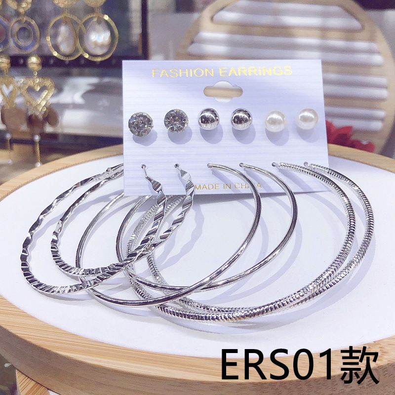 Conjunto de brincos de argola grandes versáteis e exagerados da moda com 6 pares em formato de C e personalidade_voghion.com