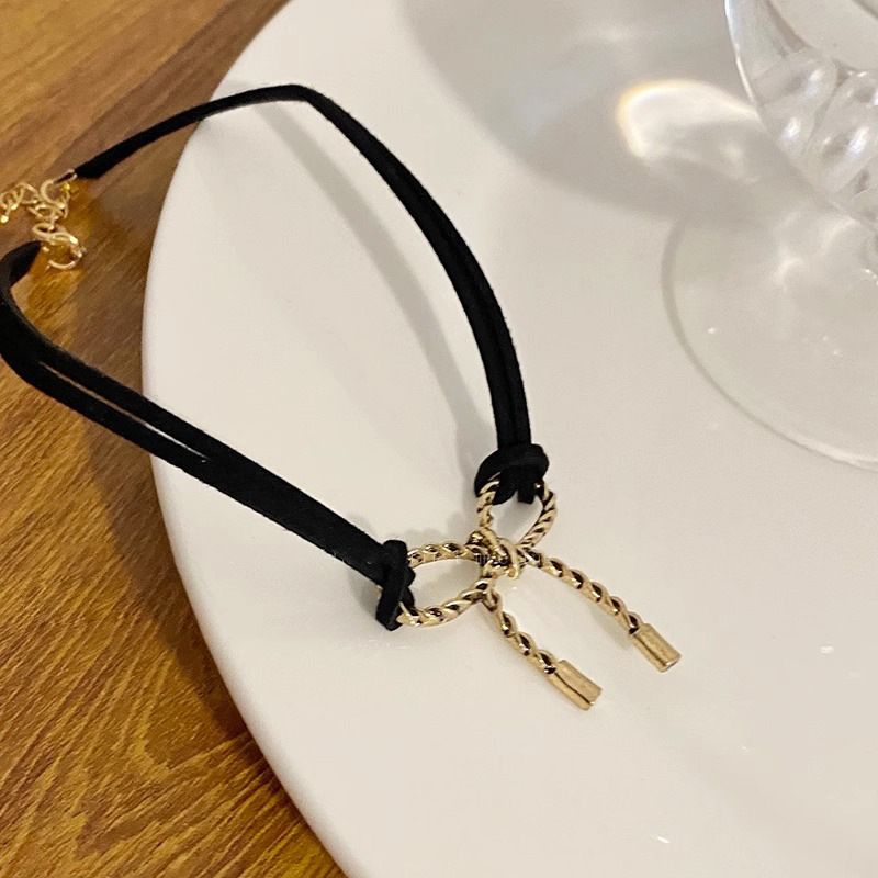 Collana girocollo con fiocco nero, collana femminile estiva leggera di lusso, accessori per il collo di nicchia, dolce, fresco, stile ragazza calda, cinturino per il collo_voghion.com