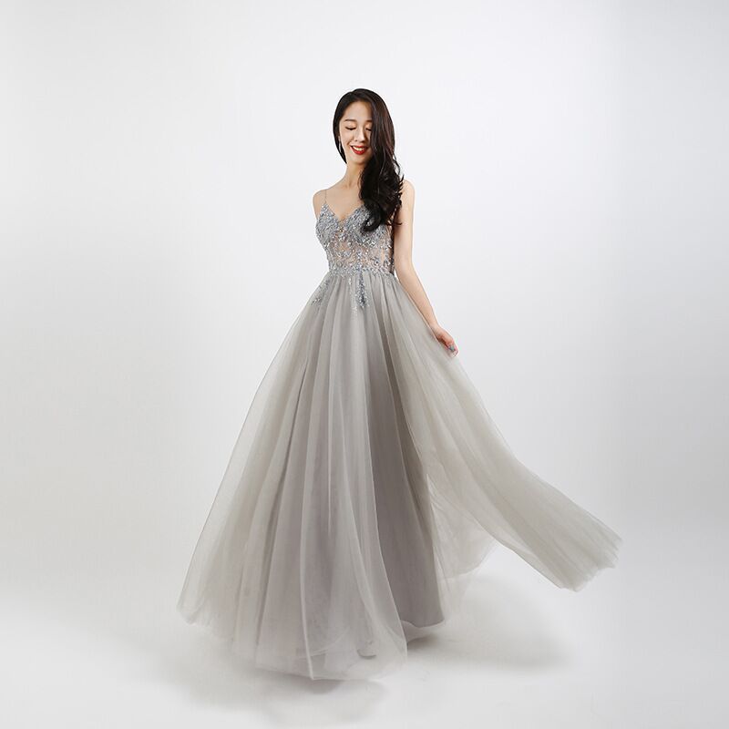 Vêtements pour femmes nouvelle robe de soirée longue sexy en tulle à col en V pour le printemps et l'été_voghion.com