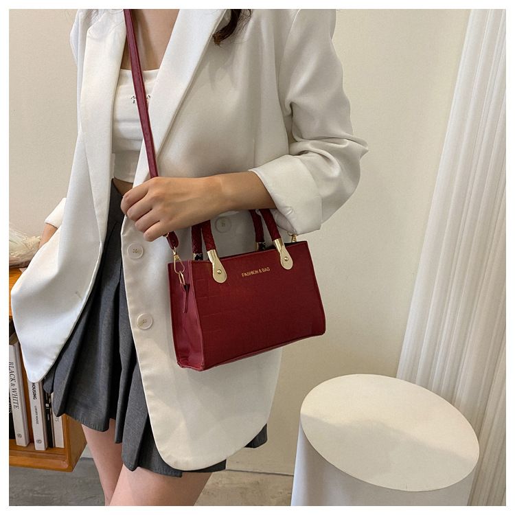 Borsa quadrata piccola da donna a tracolla con una spalla, versione coreana casual, tendenza moda 2024_voghion.com
