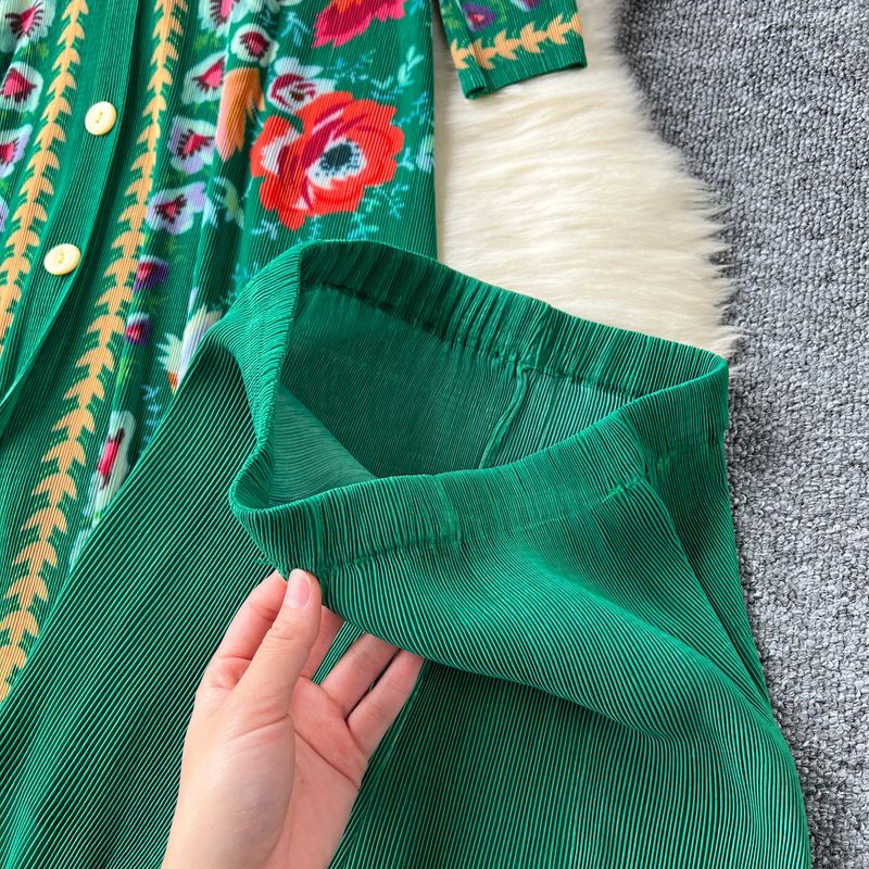 Sieviešu apģērbu kostīms sievietēm, gaišs brieduma stils, vidēja garuma, vienrindu, kroku apdrukas tops + ikdienas bikses ar augstu vidukli_voghion.com