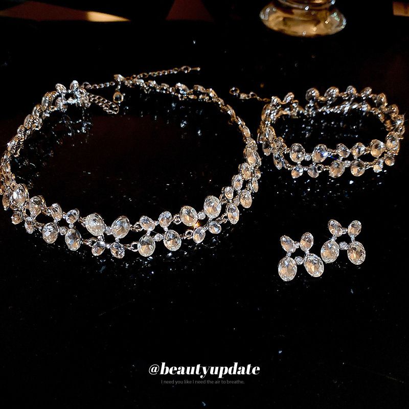 Collana con diamanti ovali a doppio strato, orecchini e bracciale, set di temperamento, leggero, lusso, alta qualità, catena per collare, piccolo e_voghion.com