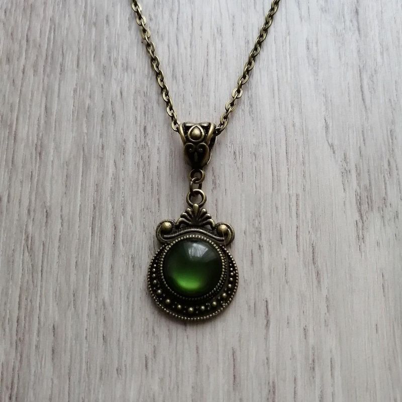 Yama Ciondolo in bronzo transfrontaliero, pietra verde, vittoriano, gotico, vendita diretta in fabbrica_voghion.com