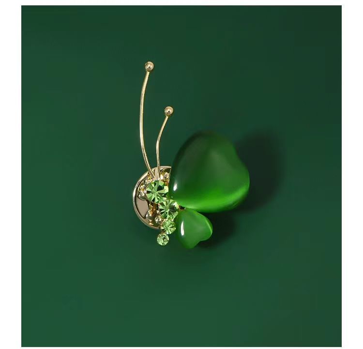 Emerald Butterfly Brooch High-end Women's Anti-light Buckle Classical Temperament Corsage Cheongsam Suit Pin Neckline Accessories_voghion.com