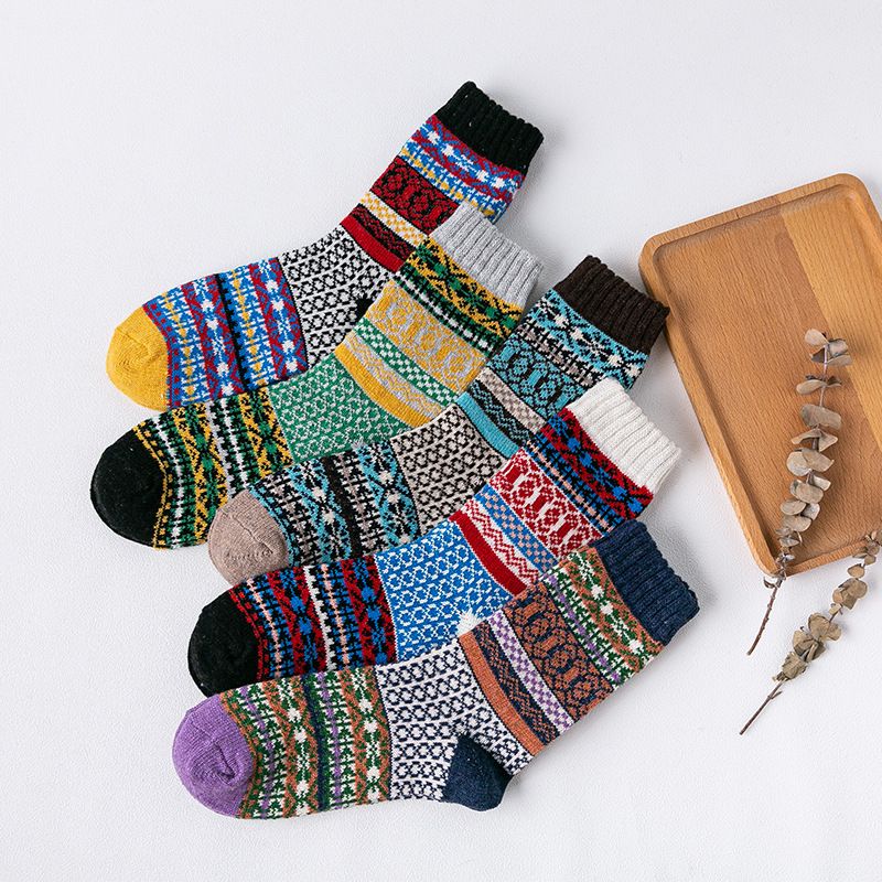 2025d Winter New Thickened Coarse Thread Ethnic Style Rabbit Wool Socks For Women And Men_voghion.com