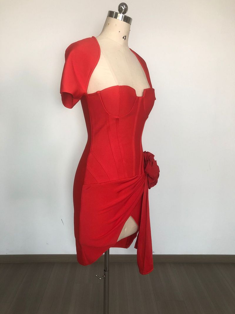 Abito rosso francese con fiori tridimensionali, gonna avvolgente da festa, abito corto_voghion.com