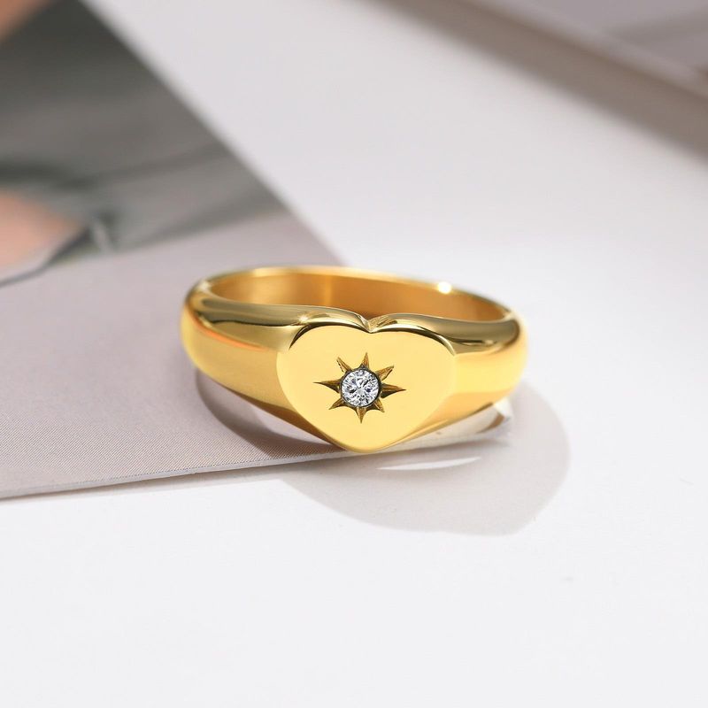 Damenschmuck Herzförmiger Zirkoniaring in Goldton, minimalistischer eleganter Titanstahlring mit Einzelstein für den Alltag_voghion.com