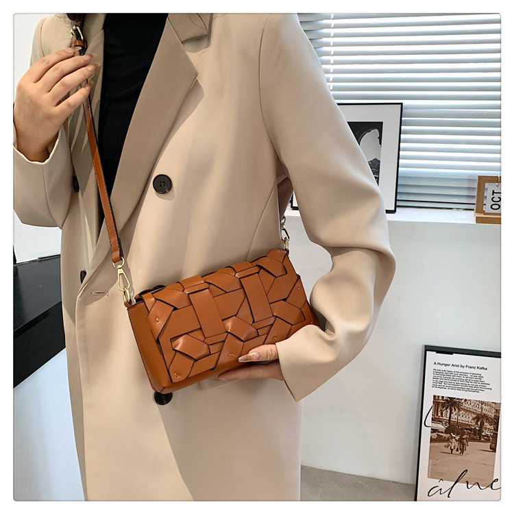 Borsa da donna in tessuto dal design piccolo 2023 Borsa a tracolla alla moda con nuova trama autunno/inverno 2023 Borsa a tracolla personalizzata_voghion.com