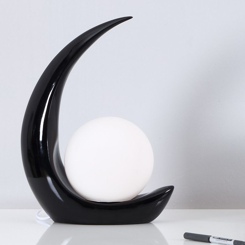 Kreative Mondharz personalisierte Schlafzimmer Nachttischlampe, moderne und einfache Wohnzimmerdekoration, Schreibtischlampe_voghion.com