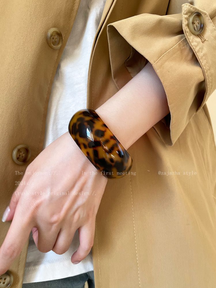 Retro Leopard Arylic Bangles Wholesale_voghion.com