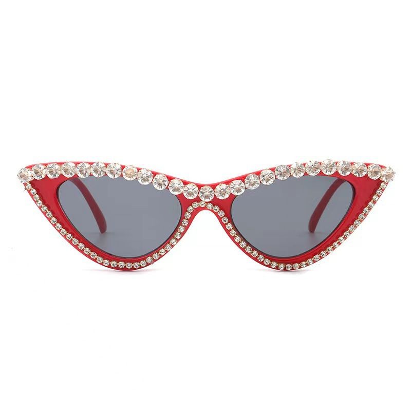 Trendy triangular glasses, fashionable and exaggerated with sunglasses, cat eye patch diamond sunglasses_voghion.com