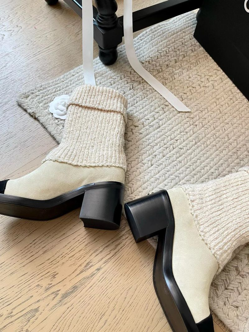 2025 New Small Fragrant Wind Fall Winter Suede Knitted Wool Short Paragraph Mid-calf Socks Fashion Ankle Boots_voghion.com