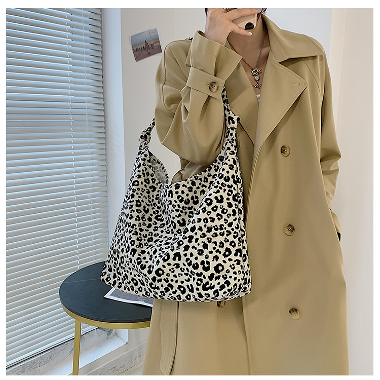 2024 Nová módní leopardí vzor crossbody kabelka s velkou kapacitou, plátěná nákupní taška přes rameno pro ženy_voghion.com