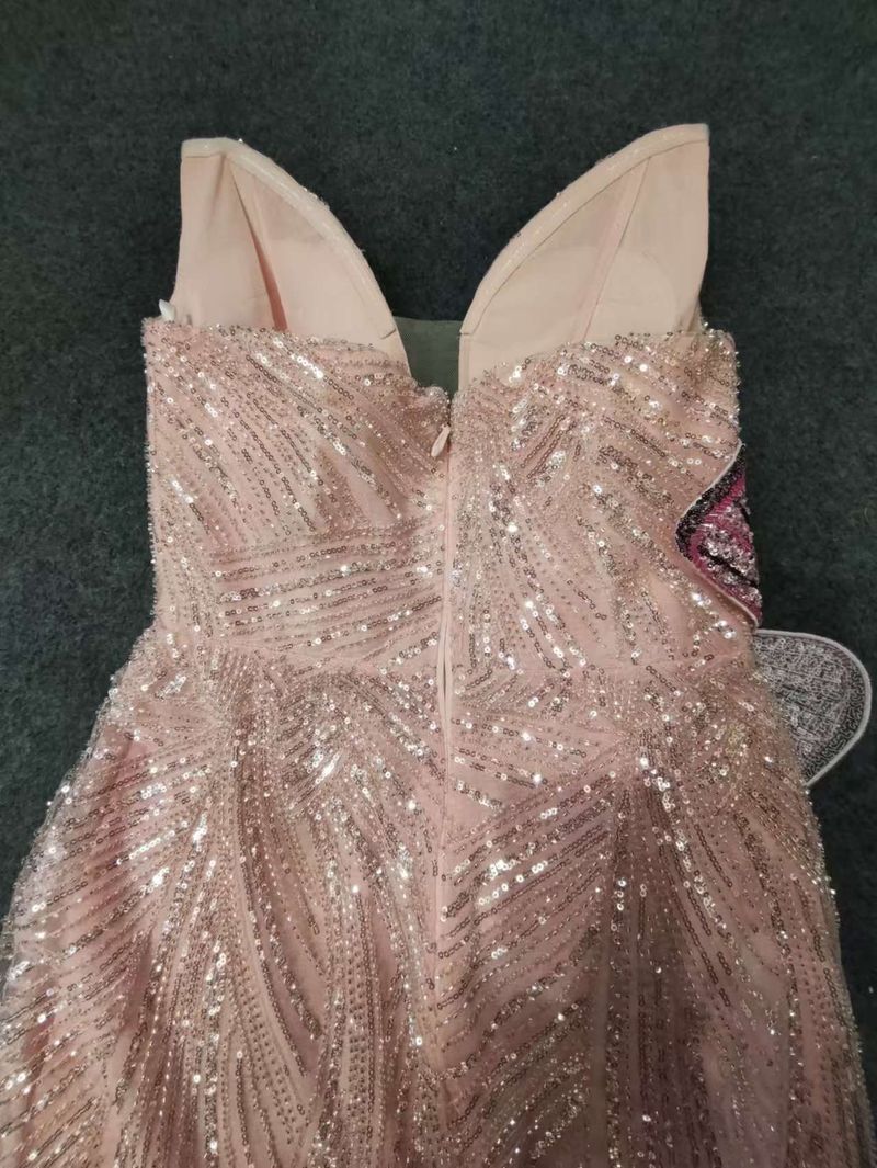 Elegante abito da sera a sirena con spalle scoperte, paillettes e farfalle, con spacco alto - Abito formale in poliestere elasticizzato per balli di fine anno, banchetti e feste_voghion.com