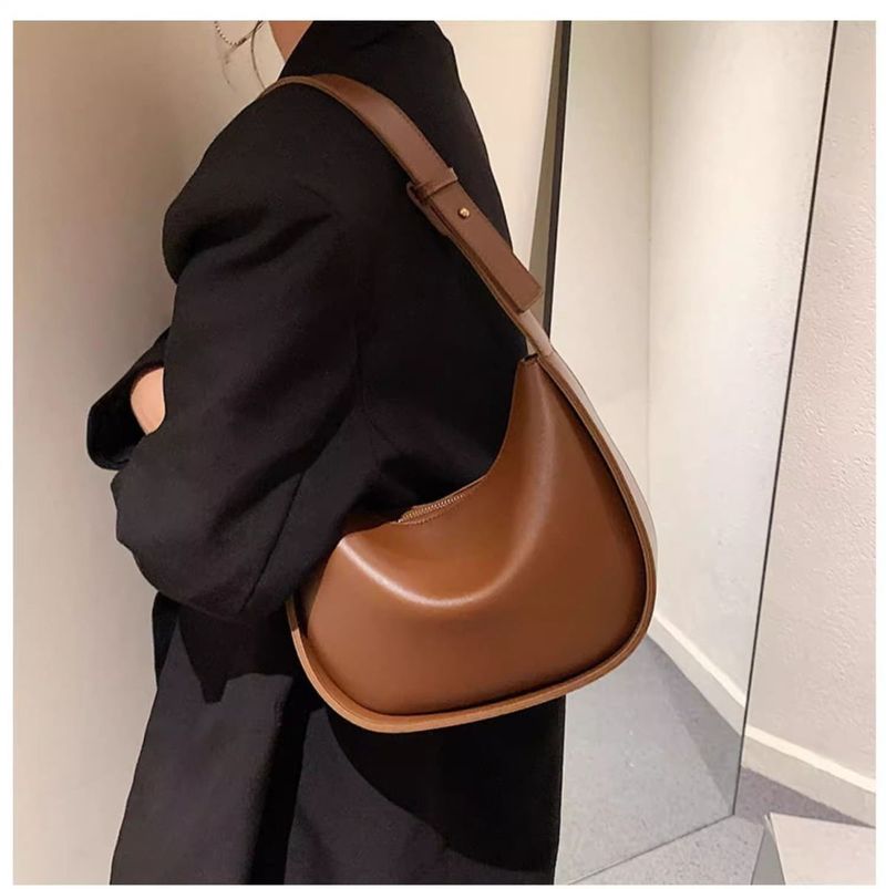 UR Single Shoulder Underarm for Women 2024 Autumn/Winter New Collection, Light Luxury, Niche Design, High End, Crossbody_voghion.com