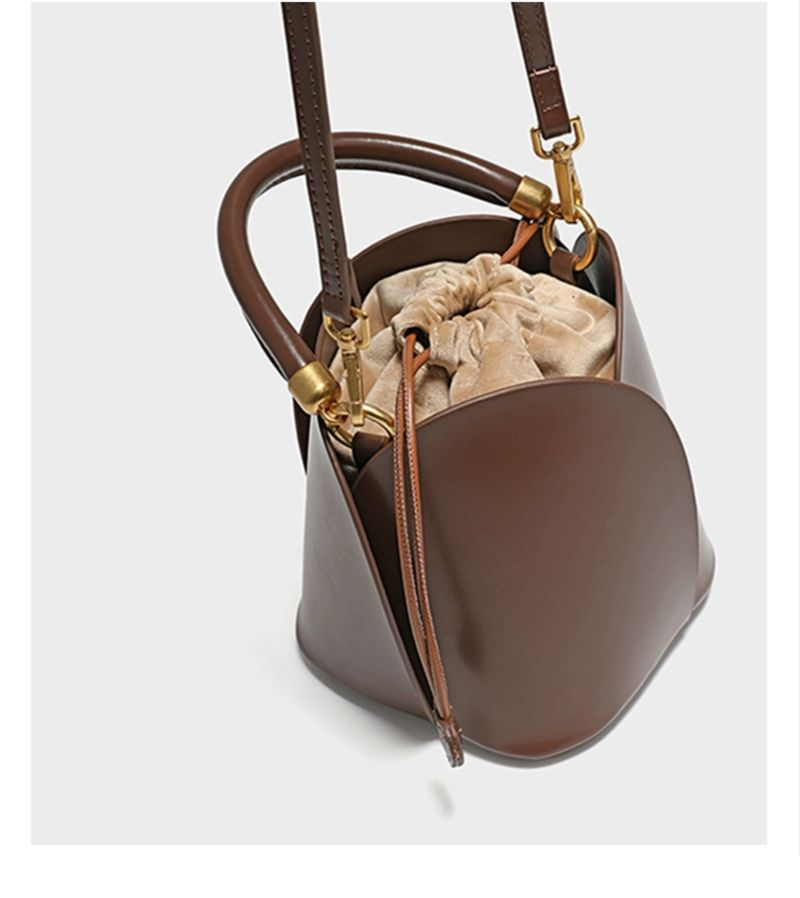 P7 Damestassen 2023 Nieuw Emmer Niche Ontwerp Groentemand High-end Petal Draagbare Crossbody Tas_voghion.com