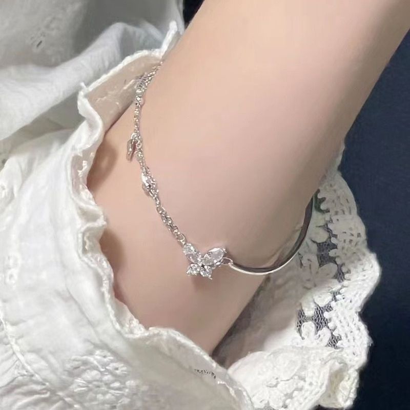 Pulseira Meia Pulseira Borboleta para Mulheres, Instagram Incolor, Design Pequeno e Elegante, Simples e Elegante, Presente de Dia dos Namorados para Mulheres_voghion.com