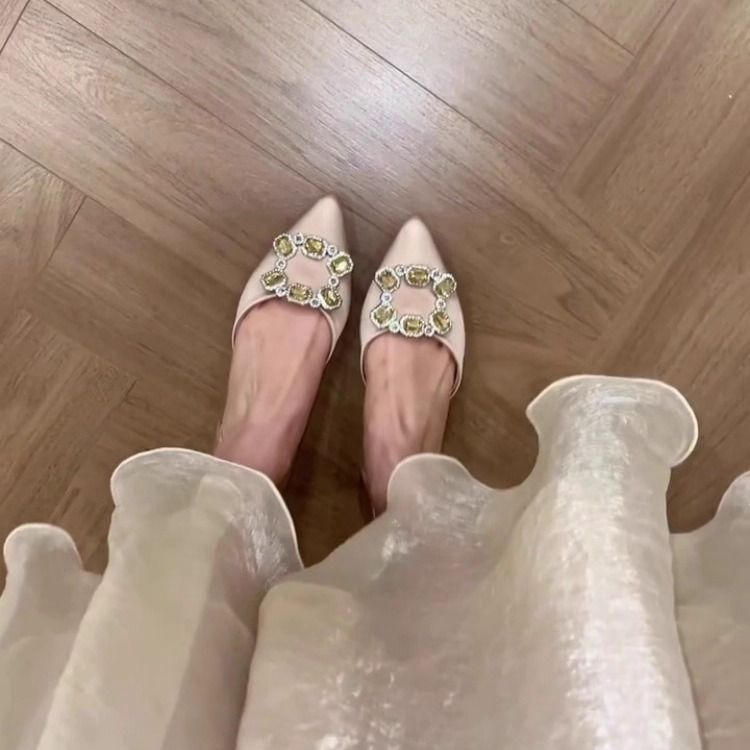 Schaffell-Version ~ Satin Innenhöhe erhöhen 4 cm Hohl Sandalen 2025 Neues Design Sinn Petite Strass Flacher Mund_voghion.com